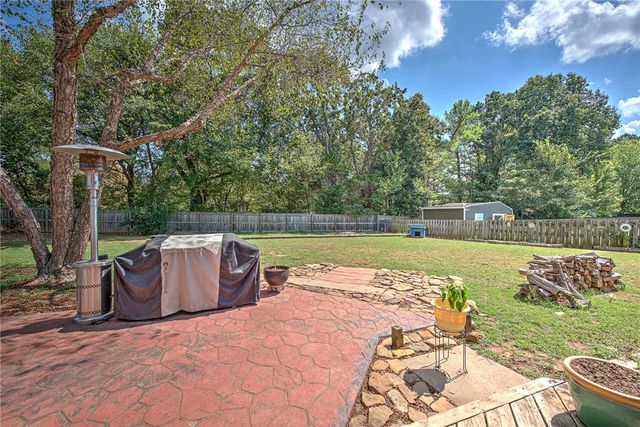 1844 N Buckley Drive, Fayetteville, AR 72701