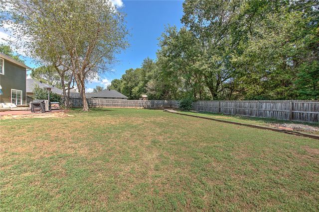 1844 N Buckley Drive, Fayetteville, AR 72701