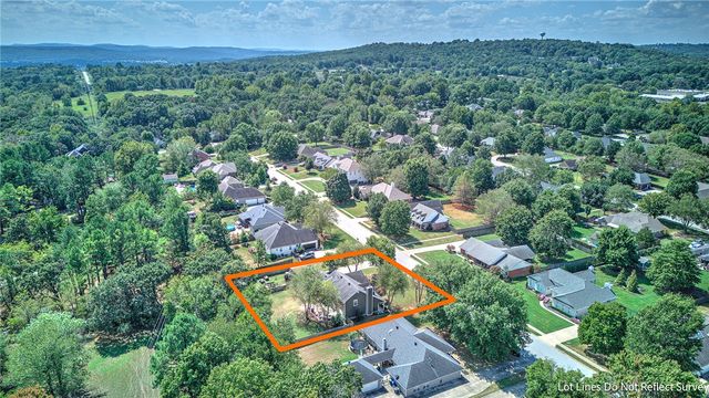 1844 N Buckley Drive, Fayetteville, AR 72701