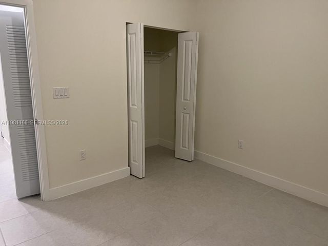 8001 NW 41st St F-202, Doral, FL 33166