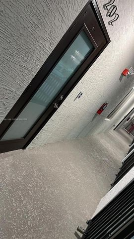 8001 NW 41st St F-202, Doral, FL 33166