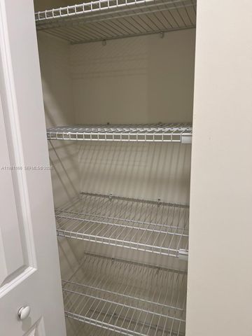 8001 NW 41st St F-202, Doral, FL 33166