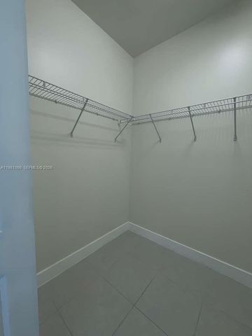 8001 NW 41st St F-202, Doral, FL 33166