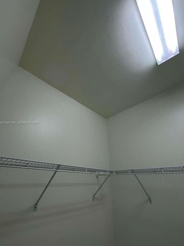 8001 NW 41st St F-202, Doral, FL 33166