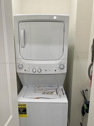 8001 NW 41st St F-202, Doral, FL 33166