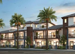 8001 NW 41st St F-202, Doral, FL 33166