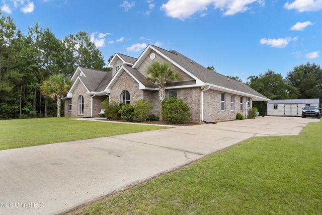 1005 Maple Street, Waveland, MS 39576