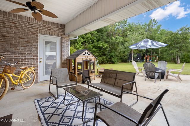 1005 Maple Street, Waveland, MS 39576