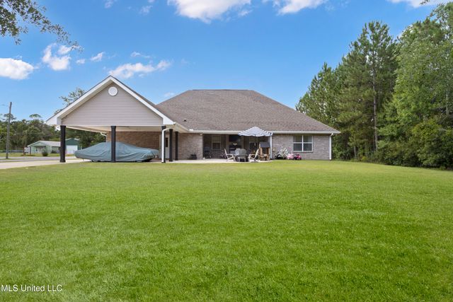 1005 Maple Street, Waveland, MS 39576