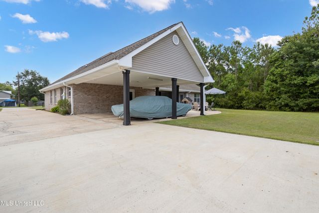 1005 Maple Street, Waveland, MS 39576
