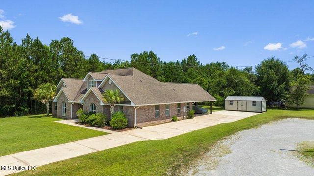 1005 Maple Street, Waveland, MS 39576