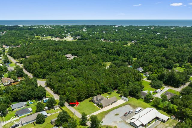 1005 Maple Street, Waveland, MS 39576