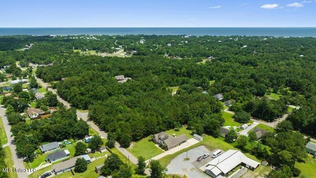 1005 Maple Street, Waveland, MS 39576