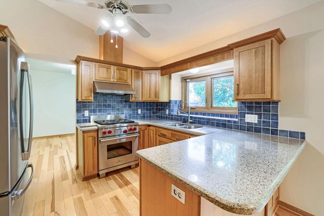 1119 Bonnieview Drive, Woodbury, MN 55129