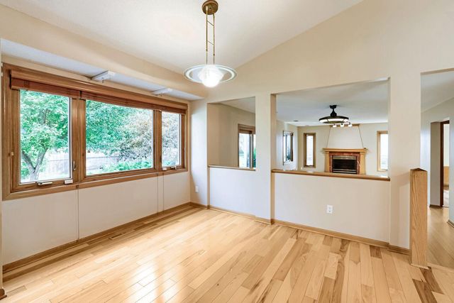 1119 Bonnieview Drive, Woodbury, MN 55129