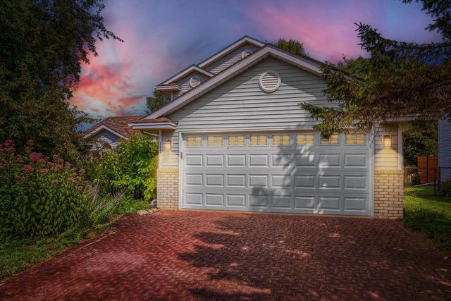 1119 Bonnieview Drive, Woodbury, MN 55129