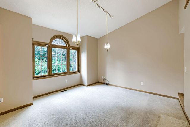 1119 Bonnieview Drive, Woodbury, MN 55129