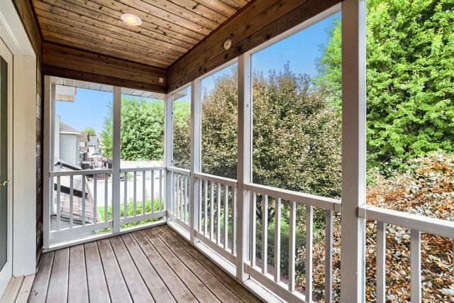 1119 Bonnieview Drive, Woodbury, MN 55129