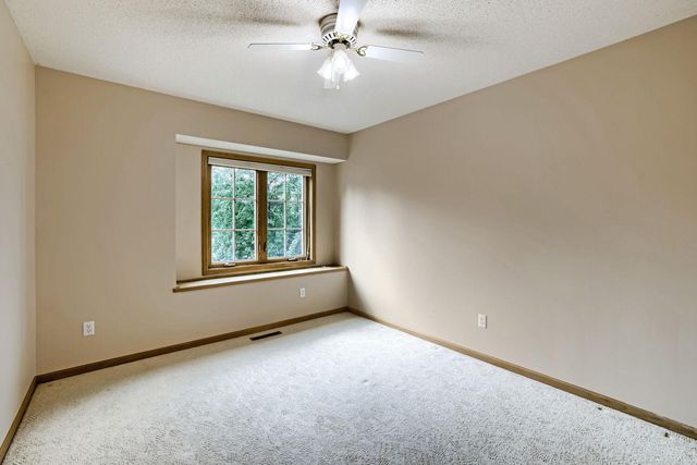 1119 Bonnieview Drive, Woodbury, MN 55129