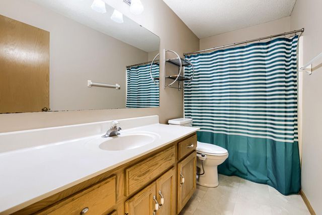 1119 Bonnieview Drive, Woodbury, MN 55129