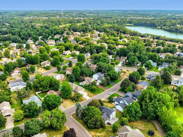 1119 Bonnieview Drive, Woodbury, MN 55129