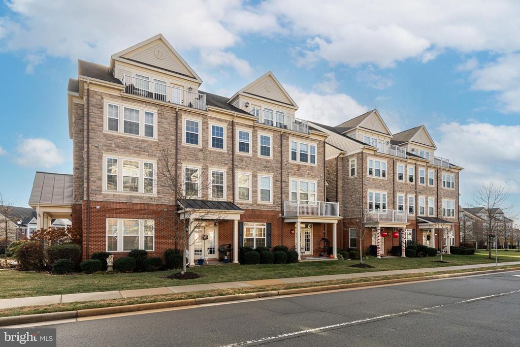 42590 WILDLY TER, Ashburn, VA 20148