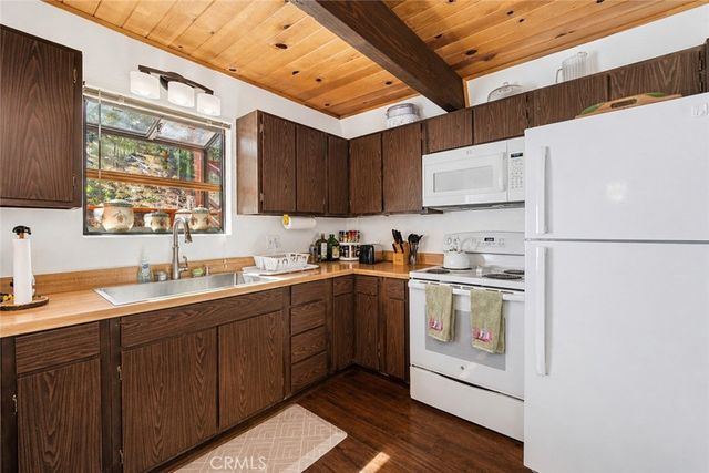 1916 Rustic Way, Pine Mountain Club, CA 93222
