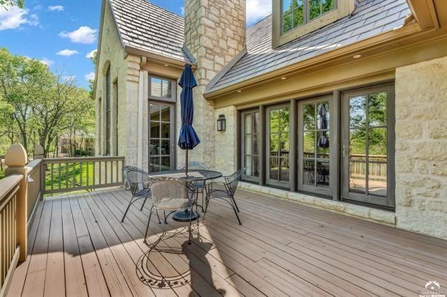 208 Fall Creek Drive, Lawrence, KS 66049