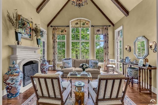 208 Fall Creek Drive, Lawrence, KS 66049