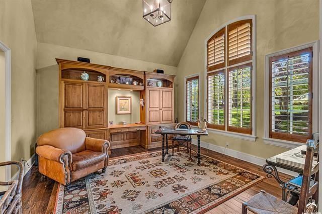 208 Fall Creek Drive, Lawrence, KS 66049