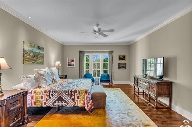 208 Fall Creek Drive, Lawrence, KS 66049