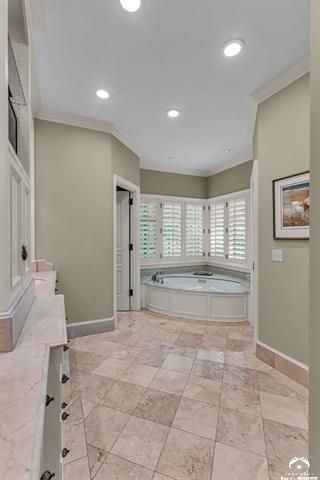 208 Fall Creek Drive, Lawrence, KS 66049