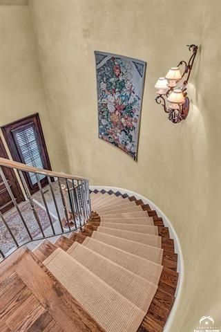 208 Fall Creek Drive, Lawrence, KS 66049