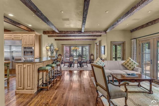 208 Fall Creek Drive, Lawrence, KS 66049