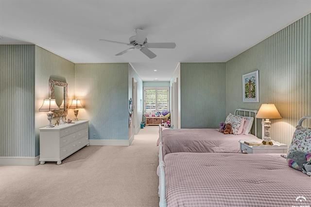 208 Fall Creek Drive, Lawrence, KS 66049