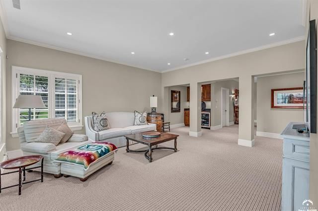 208 Fall Creek Drive, Lawrence, KS 66049