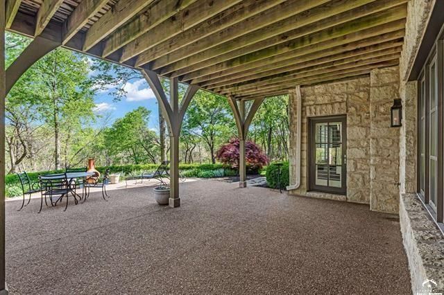 208 Fall Creek Drive, Lawrence, KS 66049