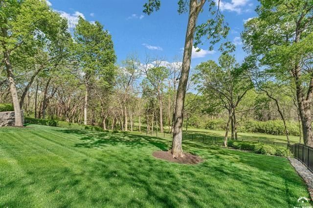 208 Fall Creek Drive, Lawrence, KS 66049