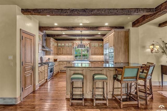 208 Fall Creek Drive, Lawrence, KS 66049