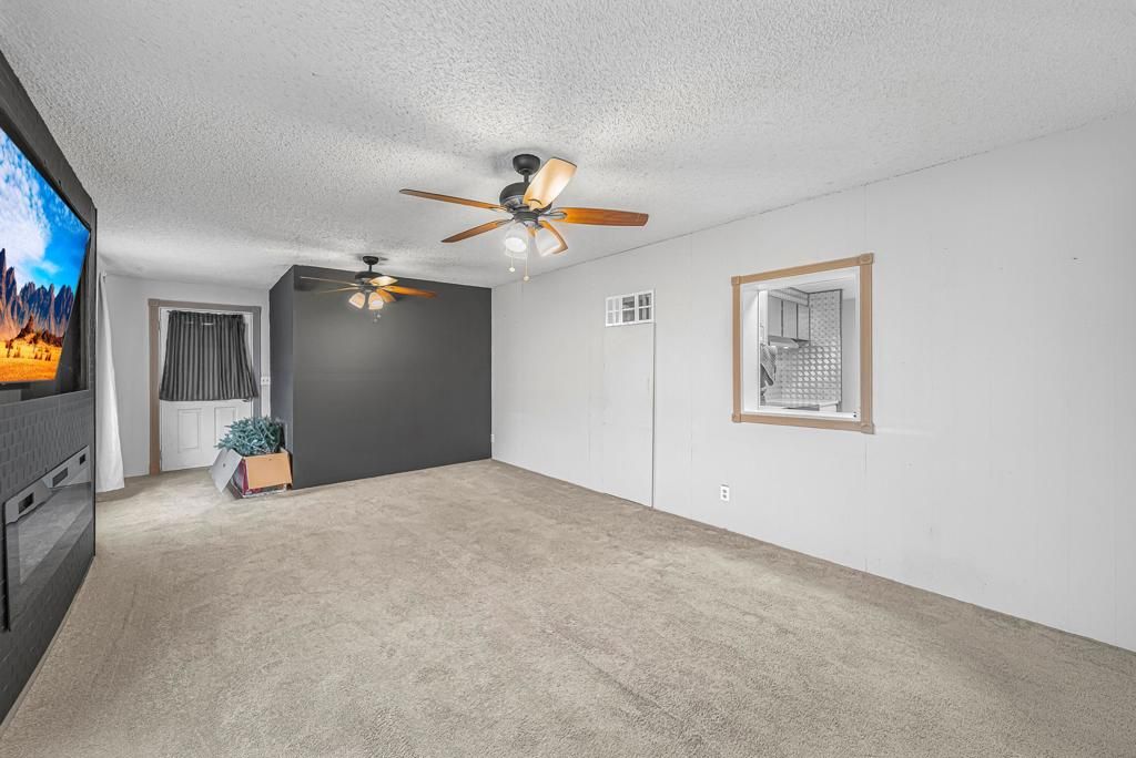 Image 17 of property listing at 3411 Thermal Place, Thermal, CA 92274