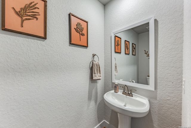 8851 Oakland Rd Unit 10, San Antonio, TX 78240