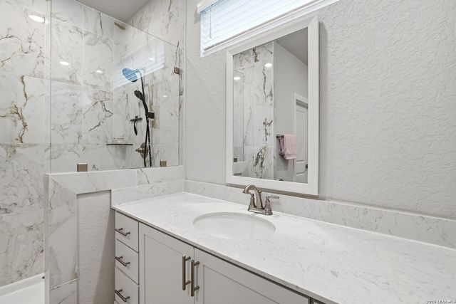 8851 Oakland Rd Unit 10, San Antonio, TX 78240