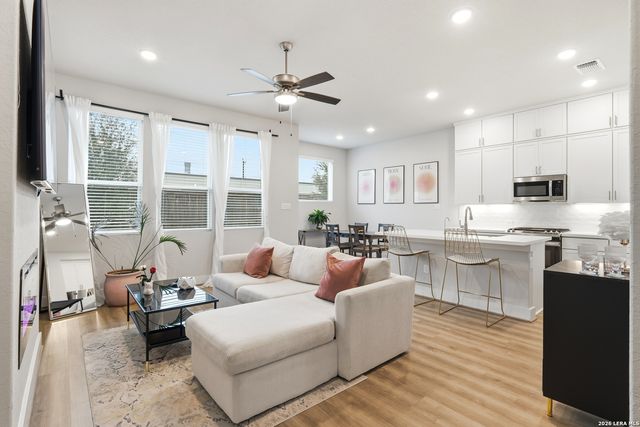 8851 Oakland Rd Unit 10, San Antonio, TX 78240