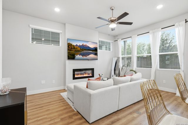 8851 Oakland Rd Unit 10, San Antonio, TX 78240