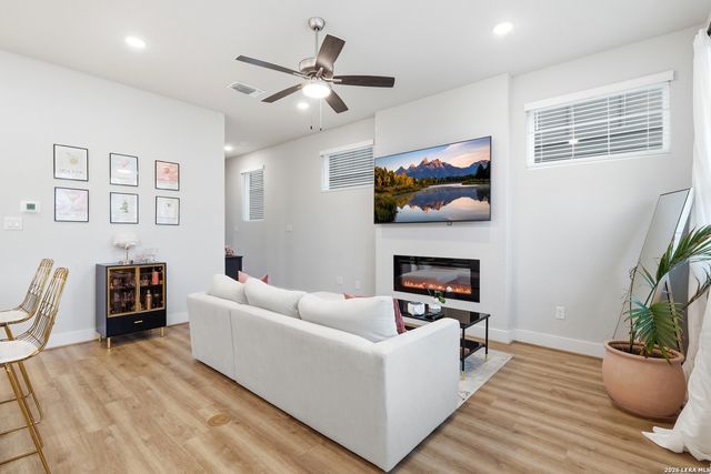 8851 Oakland Rd Unit 10, San Antonio, TX 78240