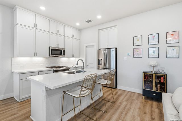 8851 Oakland Rd Unit 10, San Antonio, TX 78240