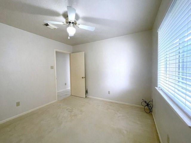 15514 Heritage Country Court, Friendswood, TX 77546