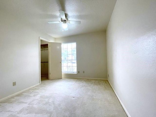 15514 Heritage Country Court, Friendswood, TX 77546