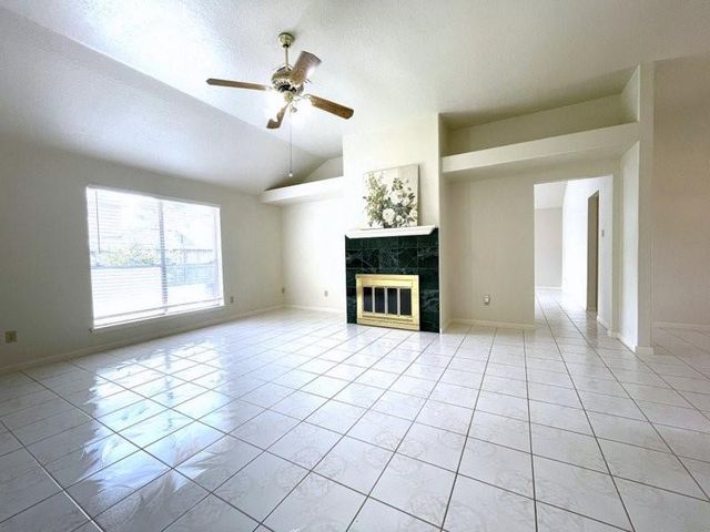 15514 Heritage Country Court, Friendswood, TX 77546