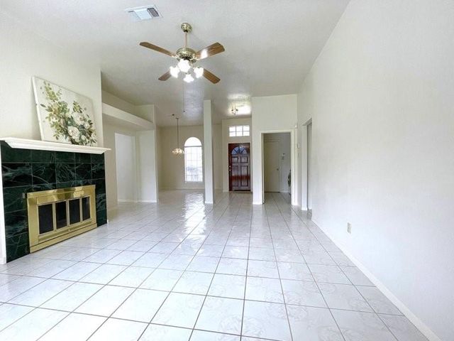 15514 Heritage Country Court, Friendswood, TX 77546